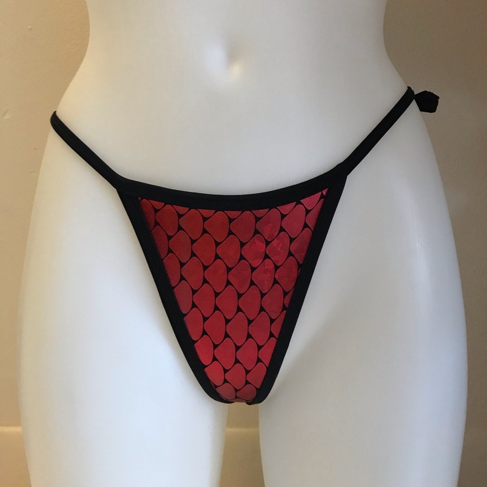 Bikini - Picture 3 of 7